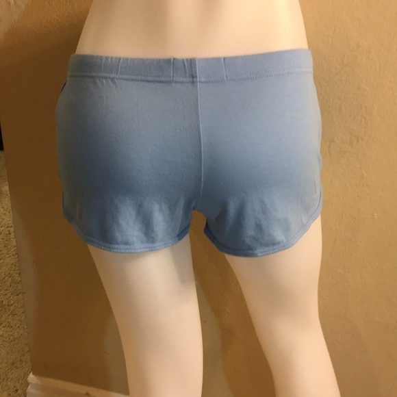 💙Like new Hollister shorts💙 - Picture 8 of 8